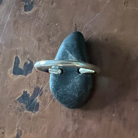 Artisan-made river rock ring with sterling silver band. - Picture 5 of 6